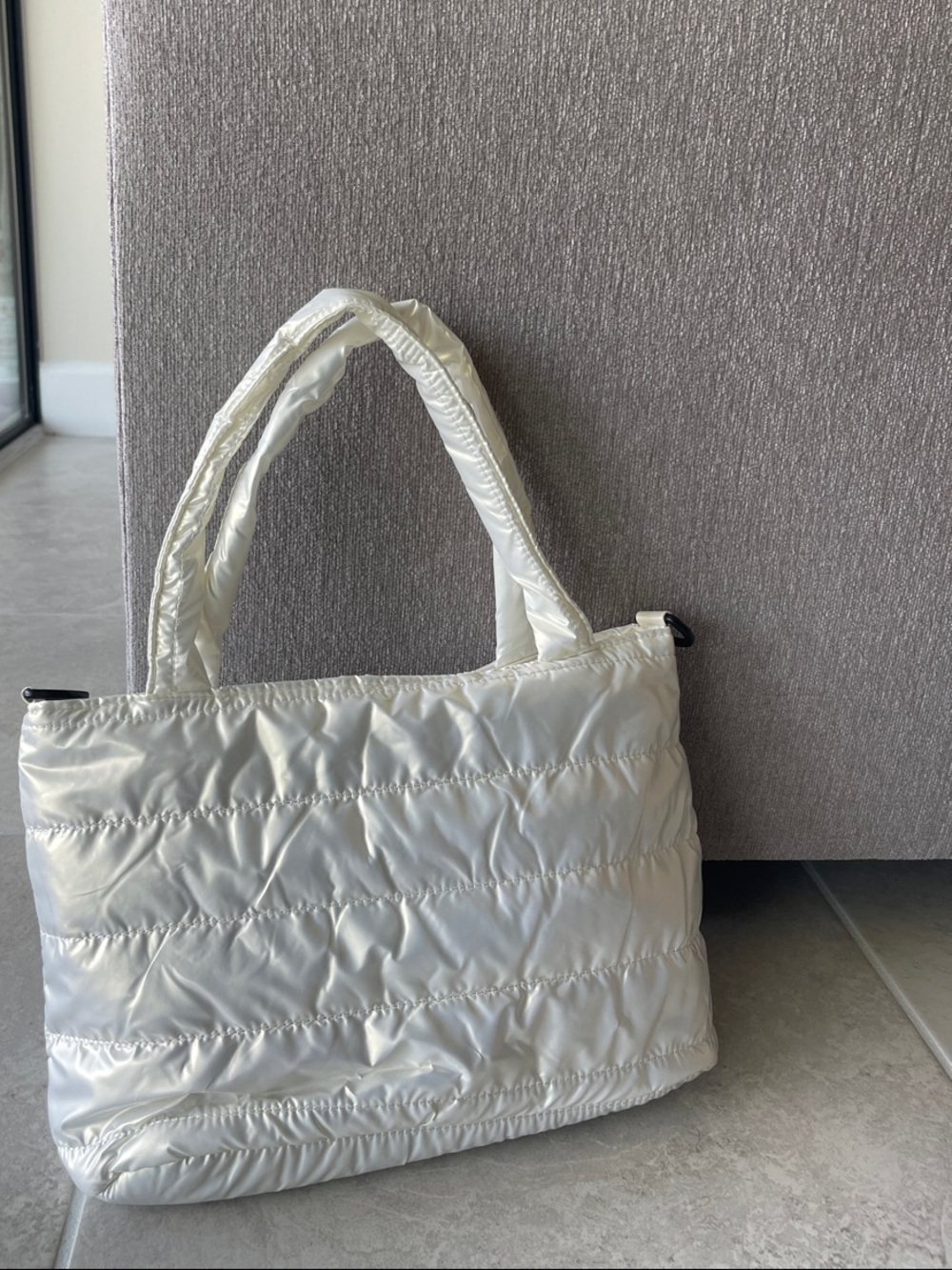 Women’s puffer handbag